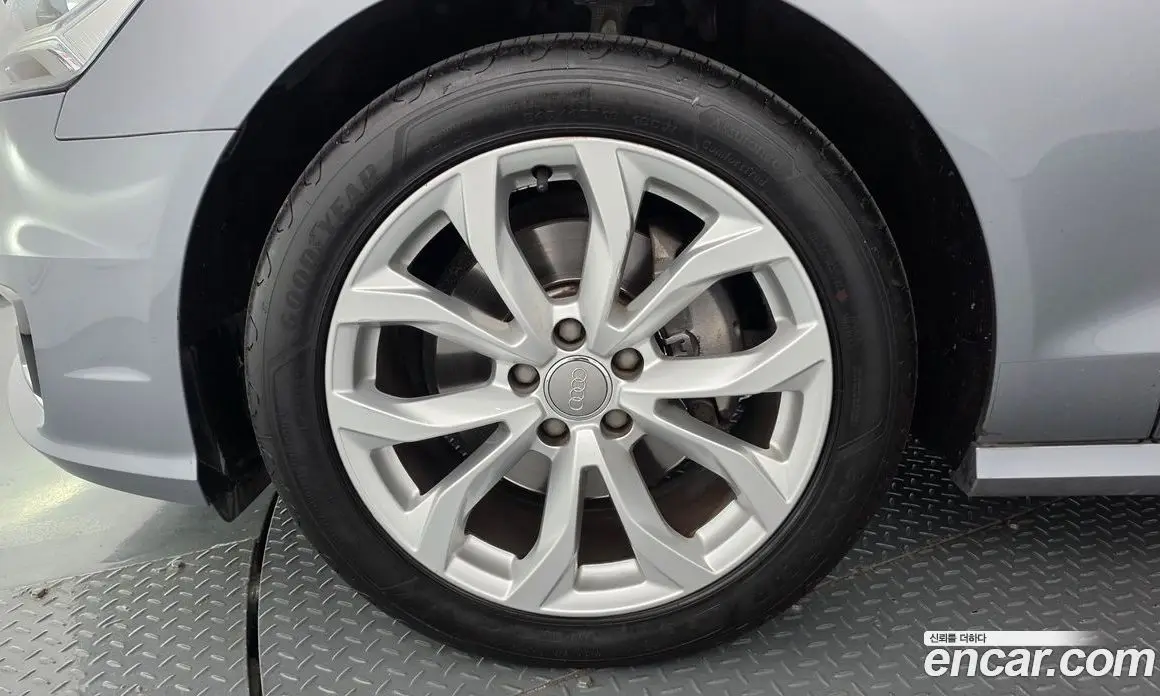 Audi A6 2015 2.0 автомат (гидро), фото 5 Audi A6 2015 2.0 автомат (гидро), фото 5