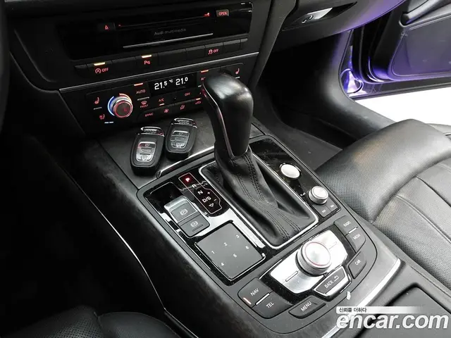 Audi A6 2018 2.0 автомат (гидро), миниатюра 9
