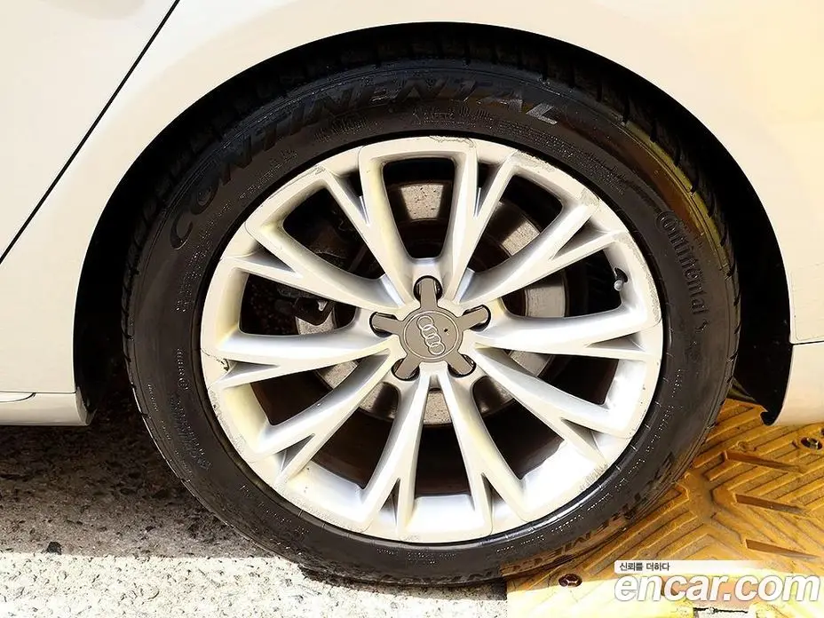 Audi A8 2013 3.0 автомат (гидро), фото 18 Audi A8 2013 3.0 автомат (гидро), фото 18