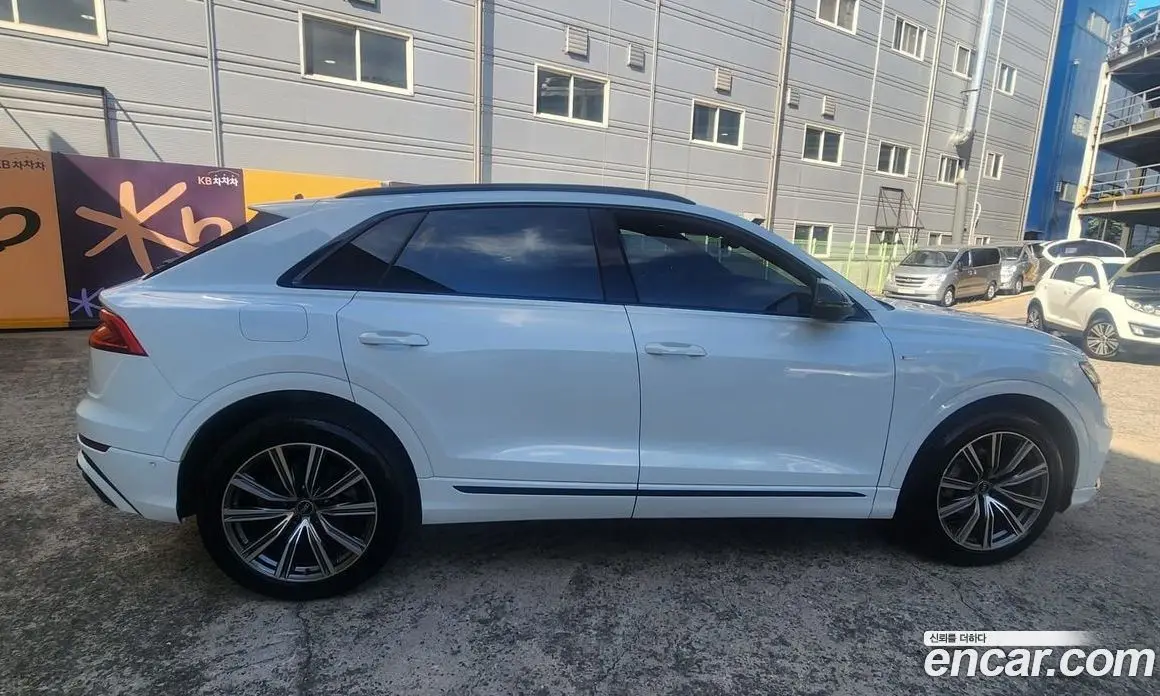 Audi Q8 2021 3.0 автомат (гидро), фото 17
