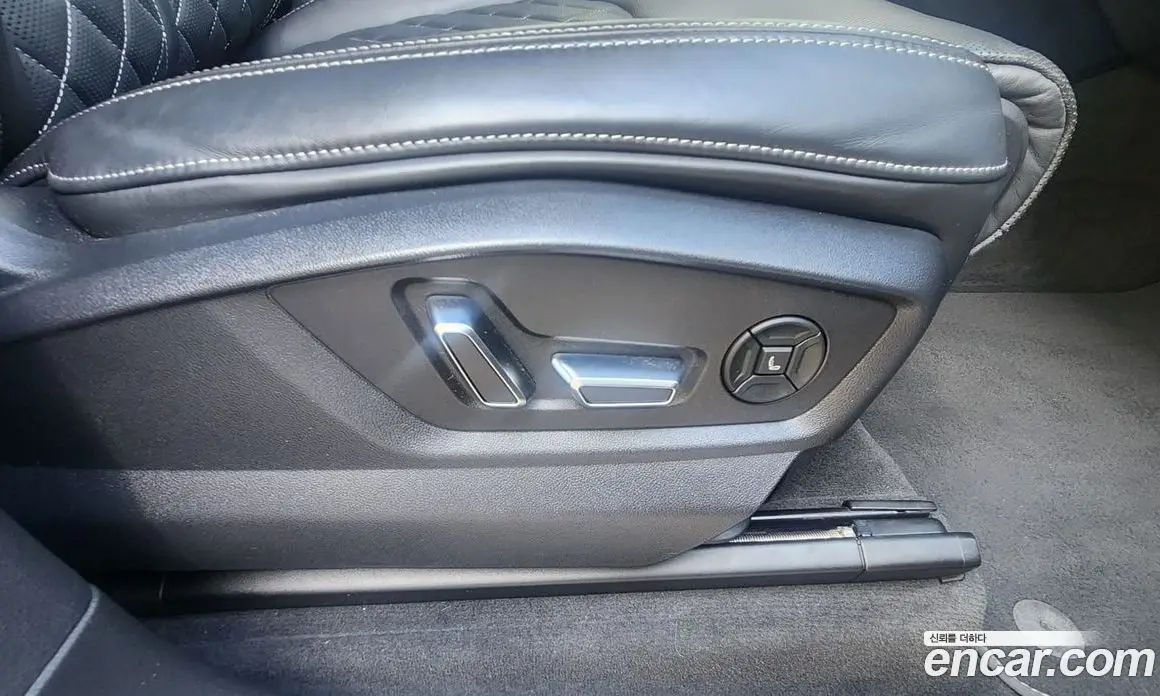 Audi Q8 2021 3.0 автомат (гидро), фото 20