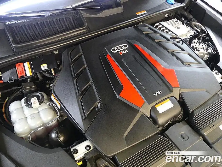 Audi RSQ8 2025 4.0 автомат (гидро), фото 6
