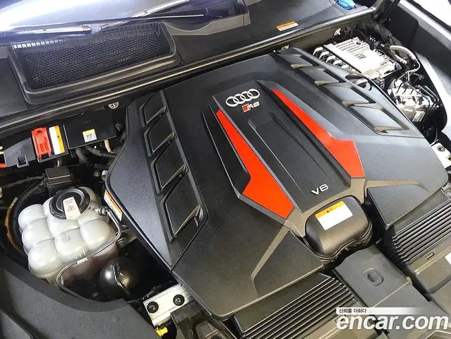 Audi RSQ8 2025 4.0 автомат (гидро), миниатюра 6