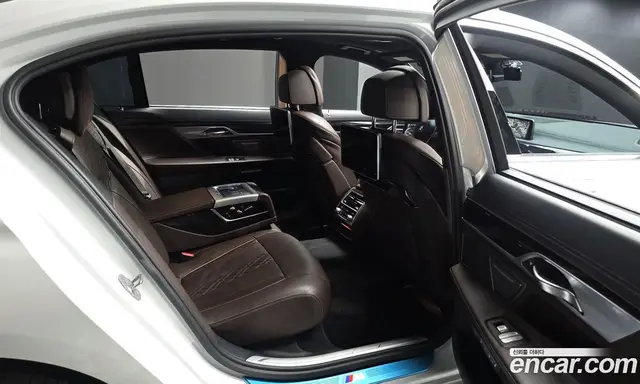BMW 7 серия 2017 3.0 автомат (гидро), миниатюра 11 BMW 7 серия 2017 3.0 автомат (гидро), миниатюра 11