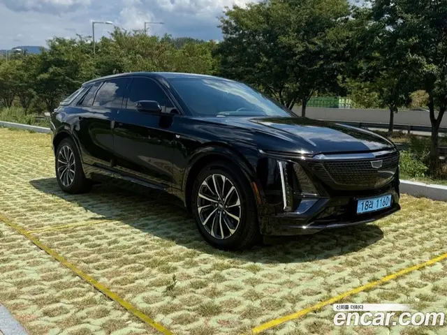 Cadillac Lyriq 2024 0.3 автомат (гидро), миниатюра 3