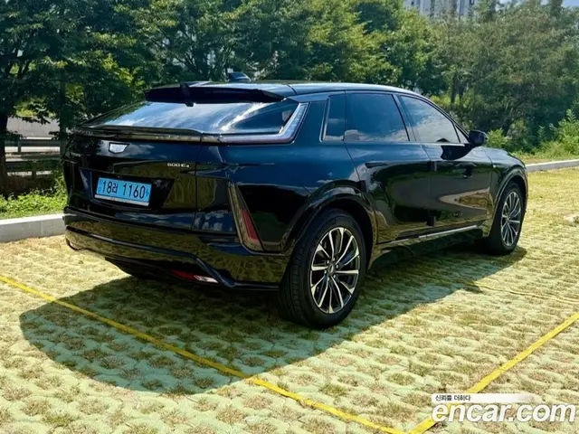 Cadillac Lyriq 2024 0.3 автомат (гидро), миниатюра 6