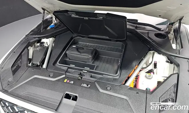 Genesis GV70 2022 0.1 автомат (гидро), миниатюра 6