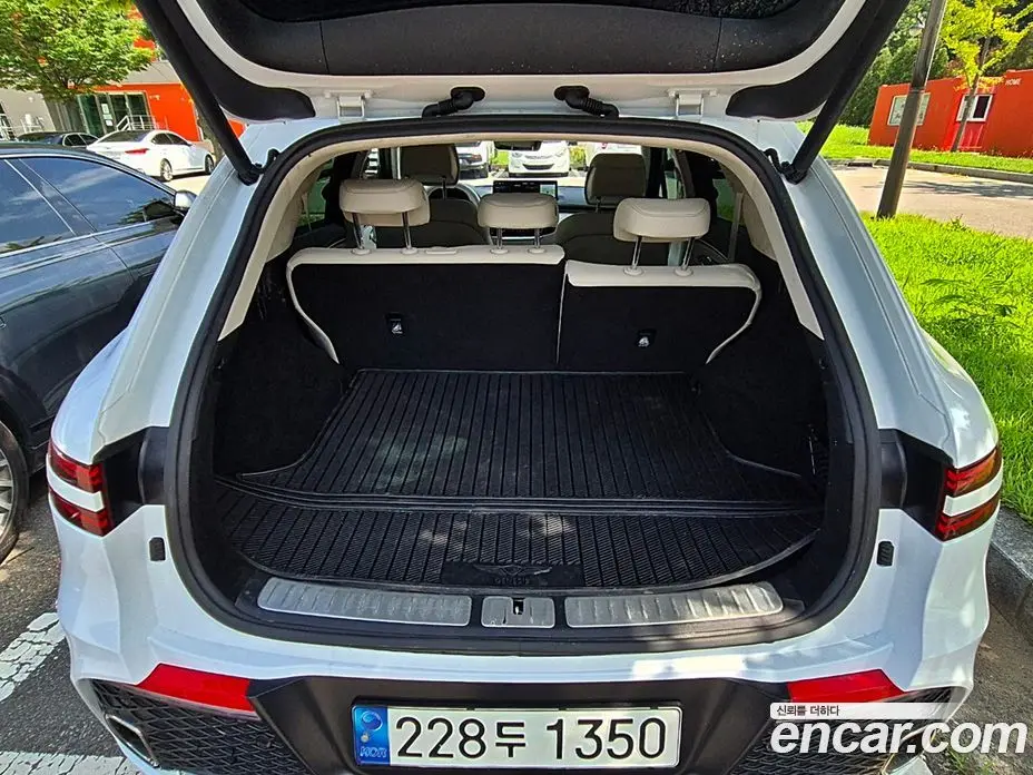 Genesis GV70 2023 2.5 автомат (гидро), фото 17 Genesis GV70 2023 2.5 автомат (гидро), фото 17