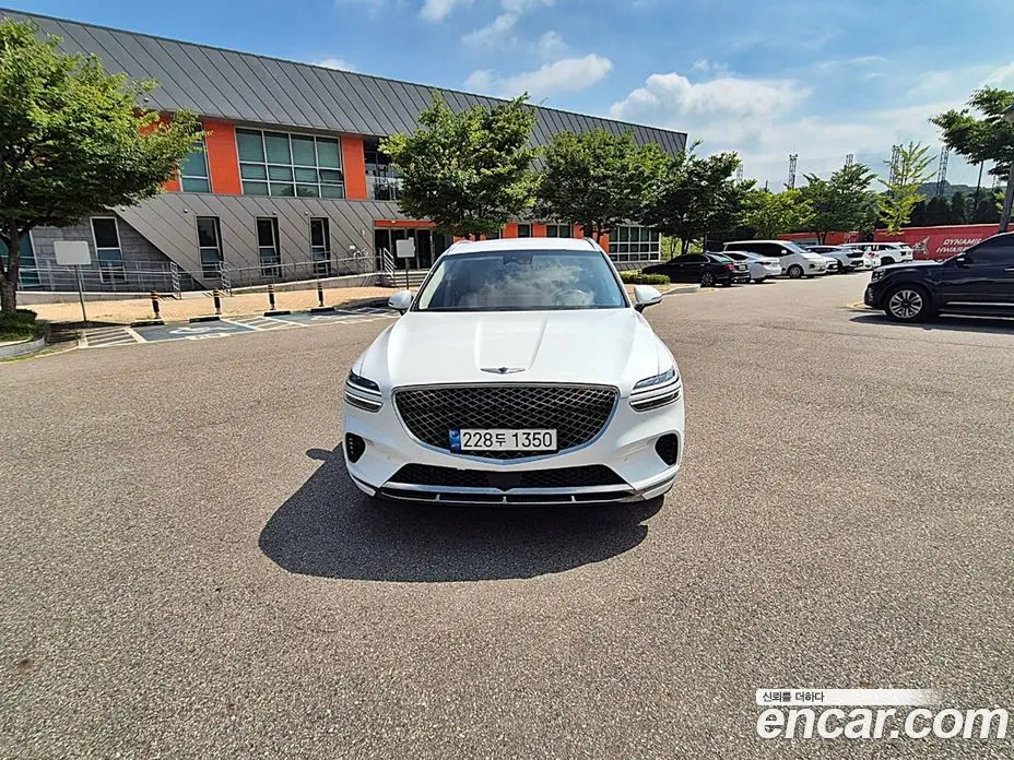 Genesis GV70 2023 2.5 автомат (гидро), фото 3 Genesis GV70 2023 2.5 автомат (гидро), фото 3