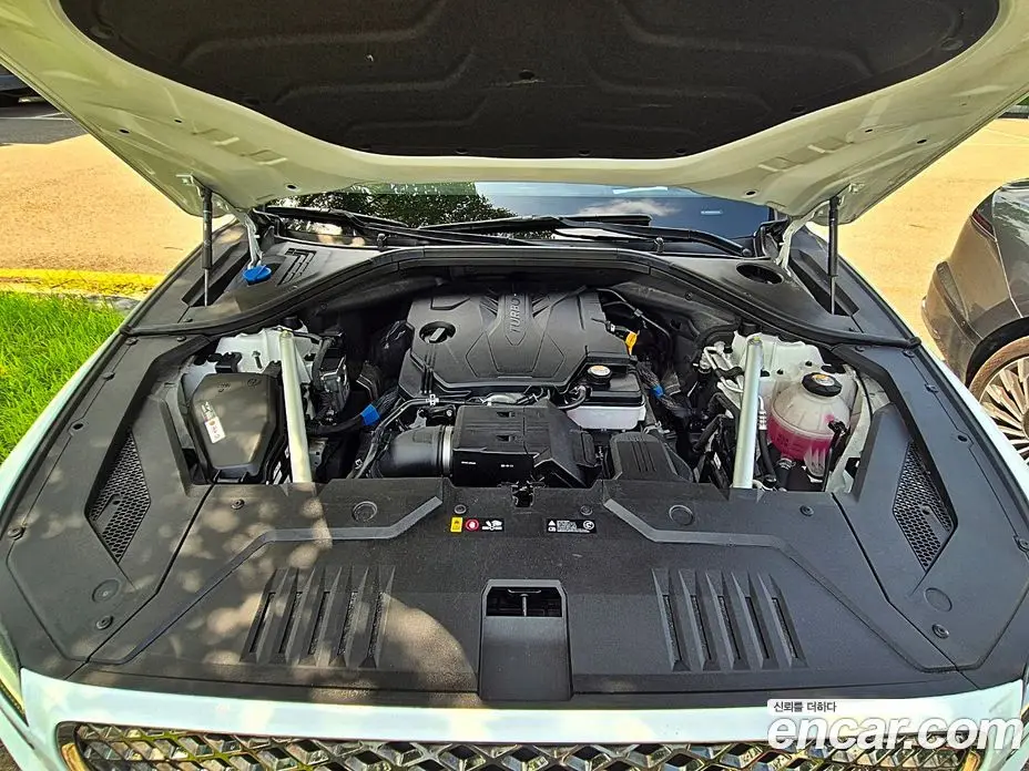 Genesis GV70 2023 2.5 автомат (гидро), фото 6 Genesis GV70 2023 2.5 автомат (гидро), фото 6