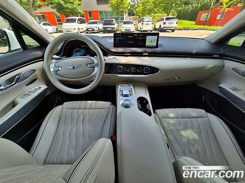 Genesis GV70 2023 2.5 автомат (гидро), фото 7 Genesis GV70 2023 2.5 автомат (гидро), фото 7