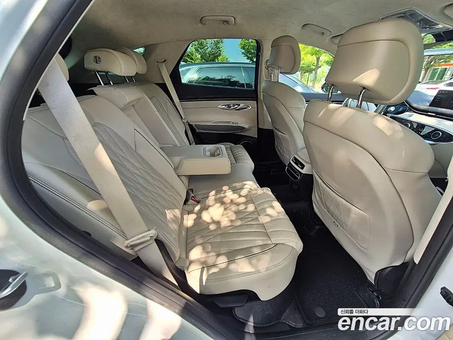 Genesis GV70 2023 2.5 автомат (гидро), фото 10 Genesis GV70 2023 2.5 автомат (гидро), фото 10