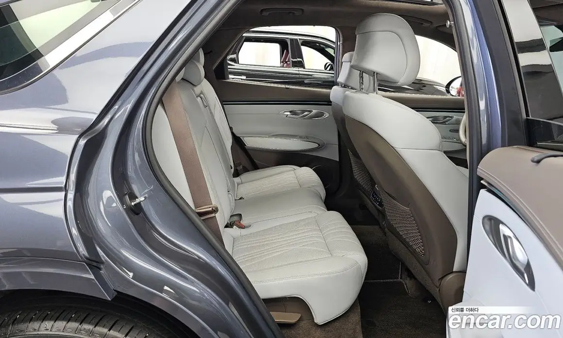 Genesis GV70 2024 2.5 автомат (гидро), фото 12 Genesis GV70 2024 2.5 автомат (гидро), фото 12