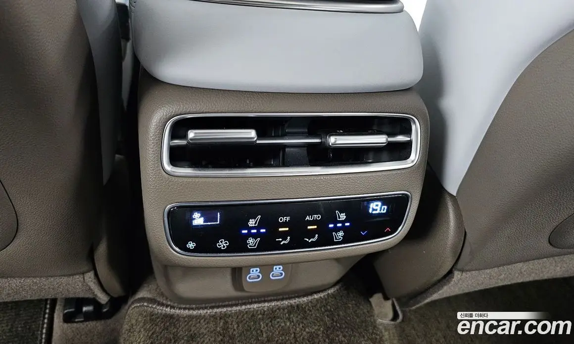 Genesis GV70 2024 2.5 автомат (гидро), фото 19 Genesis GV70 2024 2.5 автомат (гидро), фото 19