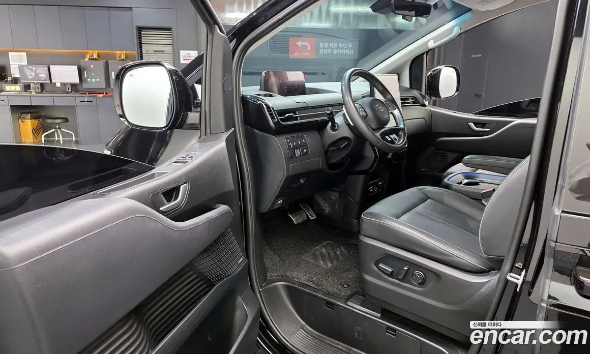 Hyundai Staria 2021 2.2 автомат (гидро), фото 11