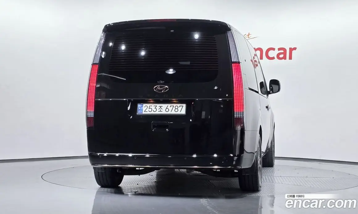 Hyundai Staria 2021 2.2 автомат (гидро), фото 4