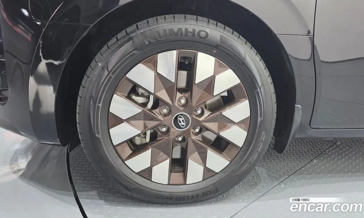 Hyundai Staria 2021 2.2 автомат (гидро), фото 5