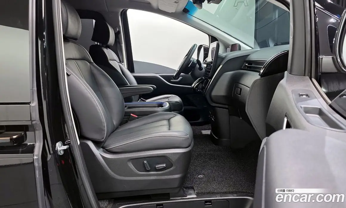 Hyundai Staria 2021 2.2 автомат (гидро), фото 10