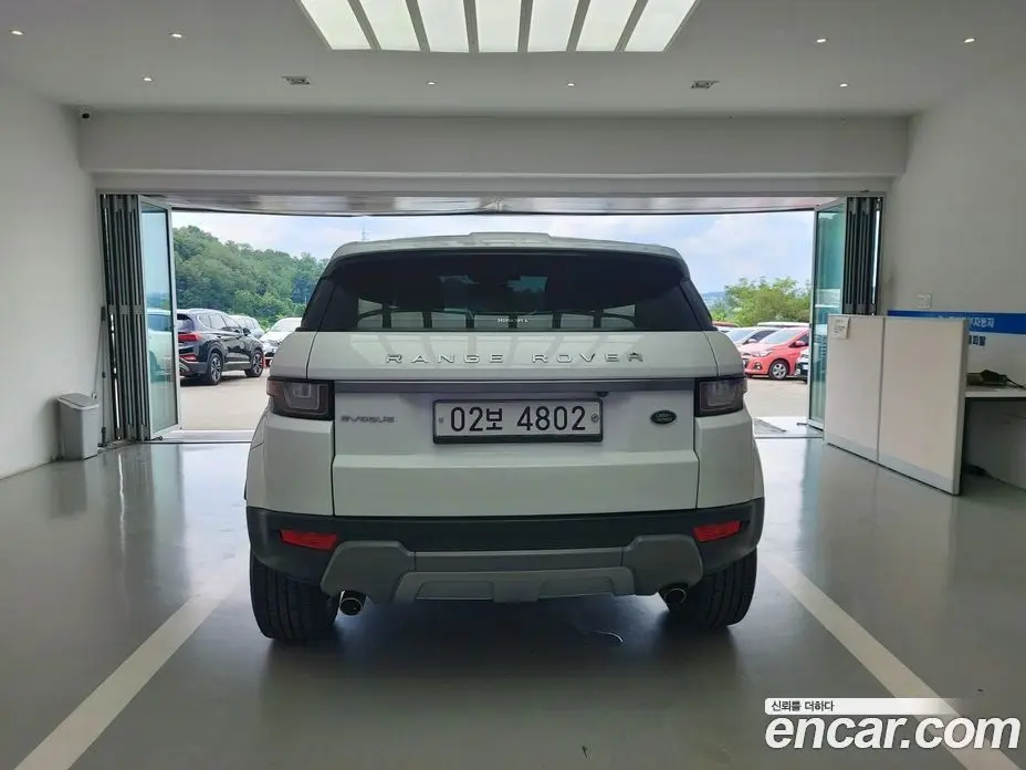Land Rover Range Rover Evoque 2018 2.0 автомат (гидро), фото 4