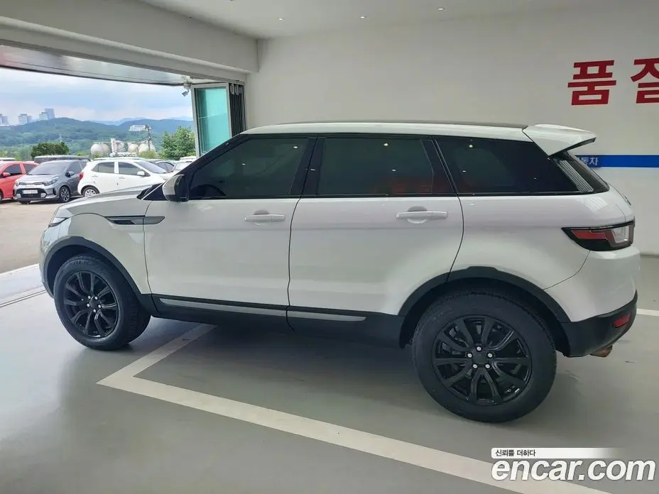 Land Rover Range Rover Evoque 2018 2.0 автомат (гидро), фото 5