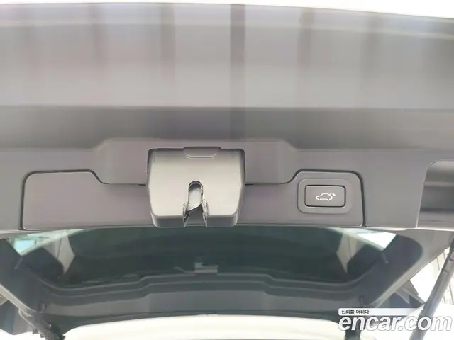 Land Rover Range Rover Evoque 2018 2.0 автомат (гидро), миниатюра 10