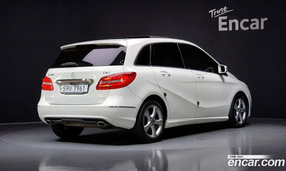 Mercedes-Benz B-Class 2013 1.8 автомат (гидро), фото 2 Mercedes-Benz B-Class 2013 1.8 автомат (гидро), фото 2