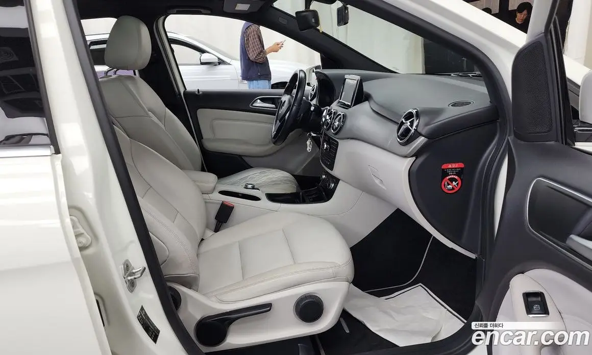 Mercedes-Benz B-Class 2013 1.8 автомат (гидро), фото 11 Mercedes-Benz B-Class 2013 1.8 автомат (гидро), фото 11