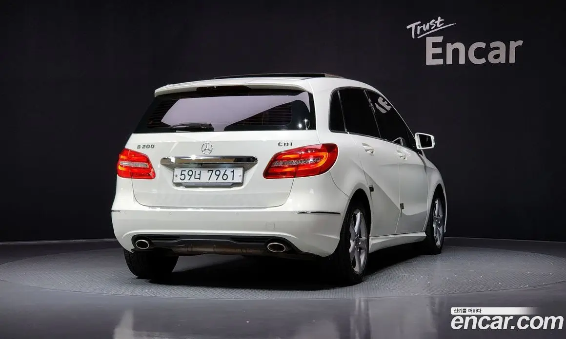Mercedes-Benz B-Class 2013 1.8 автомат (гидро), фото 4 Mercedes-Benz B-Class 2013 1.8 автомат (гидро), фото 4
