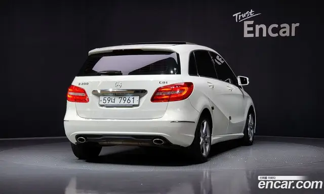 Mercedes-Benz B-Class 2013 1.8 автомат (гидро), миниатюра 4 Mercedes-Benz B-Class 2013 1.8 автомат (гидро), миниатюра 4
