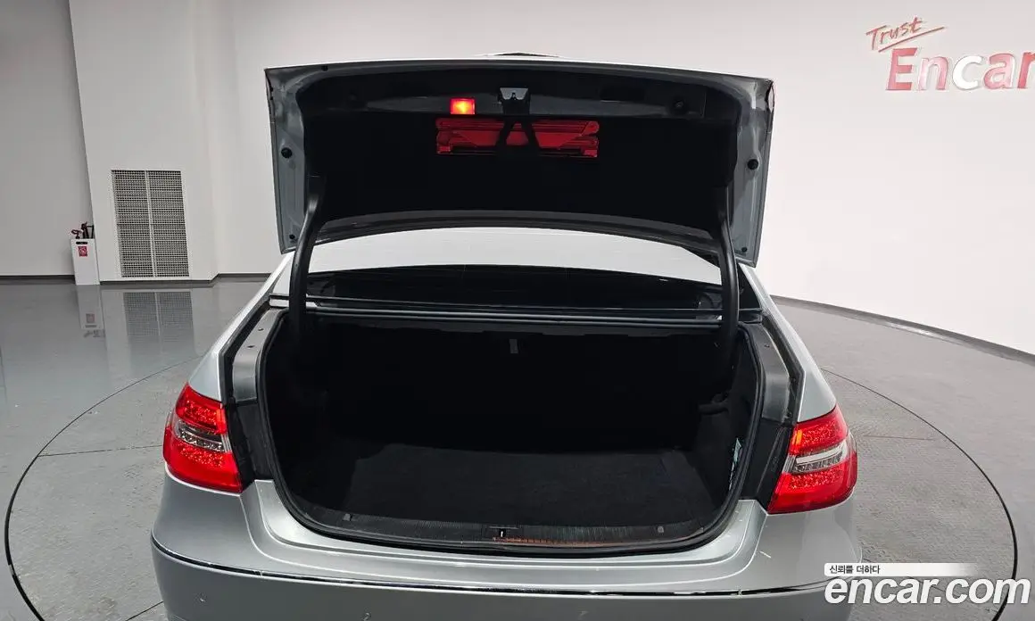 Mercedes-Benz E-Class 2010 1.8 автомат (гидро), фото 20