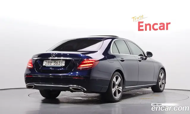 Mercedes-Benz E-Class 2018 2.0 автомат (гидро), миниатюра 2 Mercedes-Benz E-Class 2018 2.0 автомат (гидро), миниатюра 2