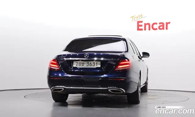 Mercedes-Benz E-Class 2018 2.0 автомат (гидро), миниатюра 4 Mercedes-Benz E-Class 2018 2.0 автомат (гидро), миниатюра 4