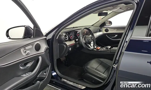 Mercedes-Benz E-Class 2018 2.0 автомат (гидро), миниатюра 10 Mercedes-Benz E-Class 2018 2.0 автомат (гидро), миниатюра 10