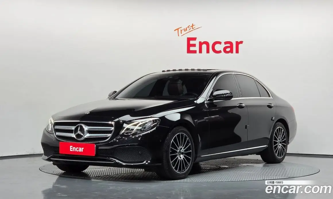 Mercedes-Benz E-Class 2019 2.0 автомат (гидро), фото 1 Mercedes-Benz E-Class 2019 2.0 автомат (гидро), фото 1