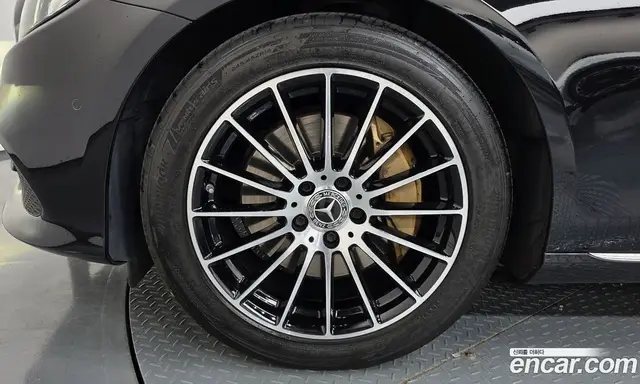 Mercedes-Benz E-Class 2019 2.0 автомат (гидро), миниатюра 5 Mercedes-Benz E-Class 2019 2.0 автомат (гидро), миниатюра 5