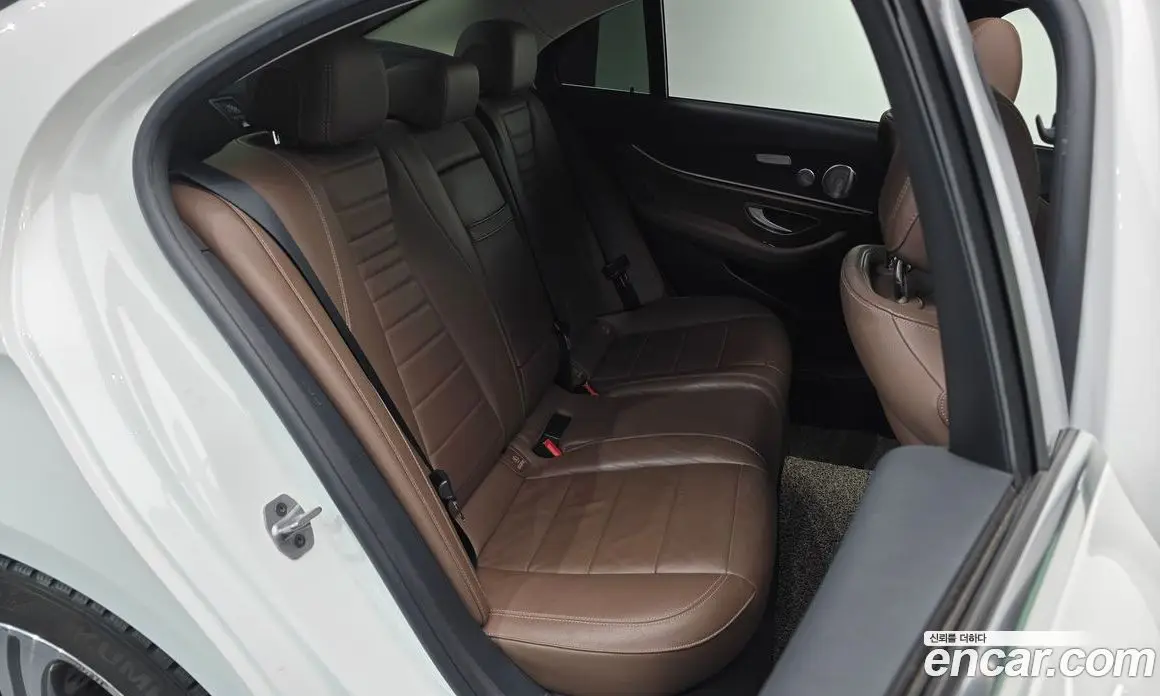 Mercedes-Benz E-Class 2020 2.0 автомат (гидро), фото 12
