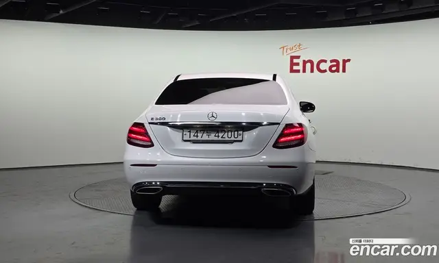 Mercedes-Benz E-Class 2020 2.0 автомат (гидро), миниатюра 4