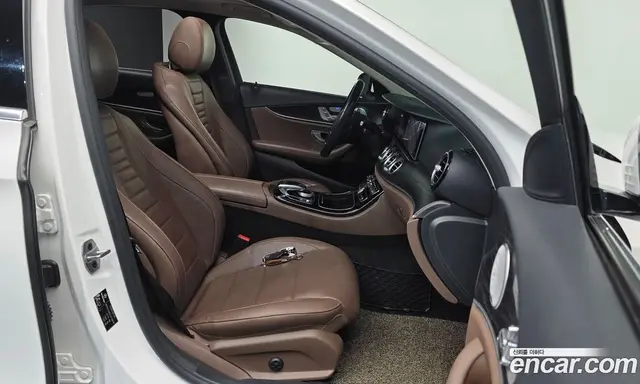 Mercedes-Benz E-Class 2020 2.0 автомат (гидро), миниатюра 10