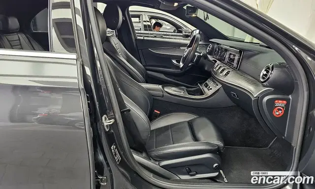 Mercedes-Benz E-Class 2021 2.0 автомат (гидро), миниатюра 11 Mercedes-Benz E-Class 2021 2.0 автомат (гидро), миниатюра 11