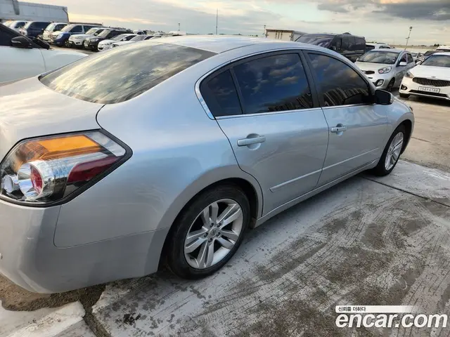 Nissan Altima 2010 3.5 автомат (вариатор), миниатюра 4