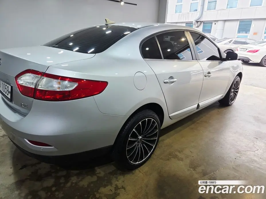 Renault (Samsung) SM3 2010 1.6 автомат (гидро), фото 7 Renault (Samsung) SM3 2010 1.6 автомат (гидро), фото 7
