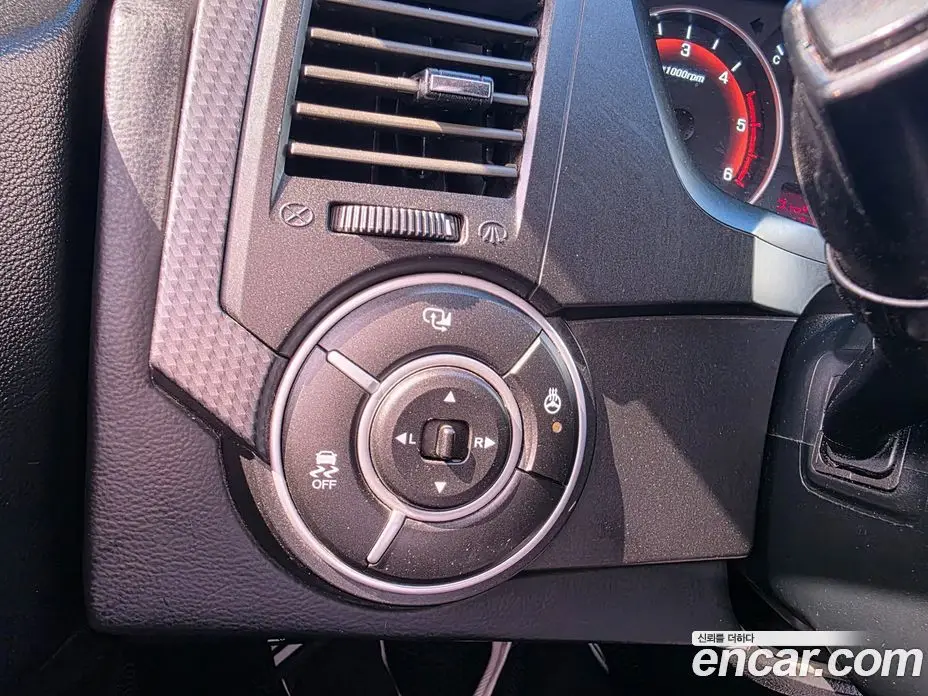 SsangYong Korando 2015 2.0 автомат (гидро), фото 11