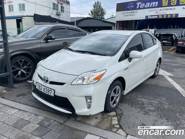 Toyota Prius, 2013, 142 543 км Toyota Prius, 2013, 142 543 км