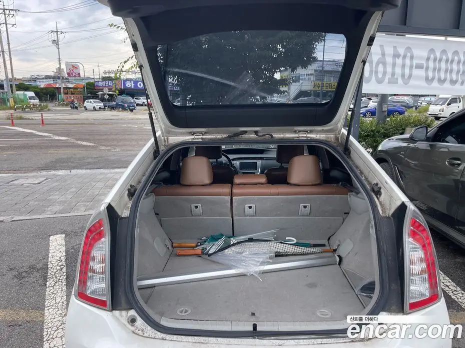 Toyota Prius 2013 1.8 автомат (гидро), фото 14 Toyota Prius 2013 1.8 автомат (гидро), фото 14