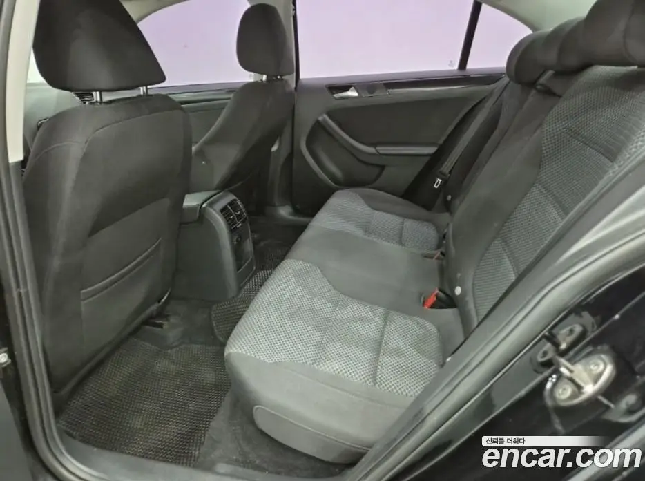 Volkswagen Jetta 2014 1.6 автомат (гидро), фото 12 Volkswagen Jetta 2014 1.6 автомат (гидро), фото 12
