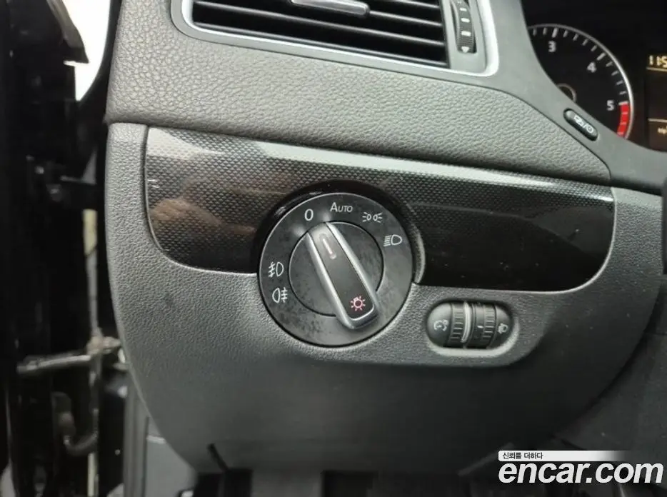 Volkswagen Jetta 2014 1.6 автомат (гидро), фото 15 Volkswagen Jetta 2014 1.6 автомат (гидро), фото 15