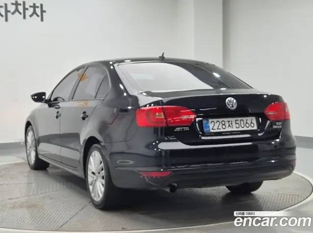 Volkswagen Jetta 2014 1.6 автомат (гидро), миниатюра 3 Volkswagen Jetta 2014 1.6 автомат (гидро), миниатюра 3