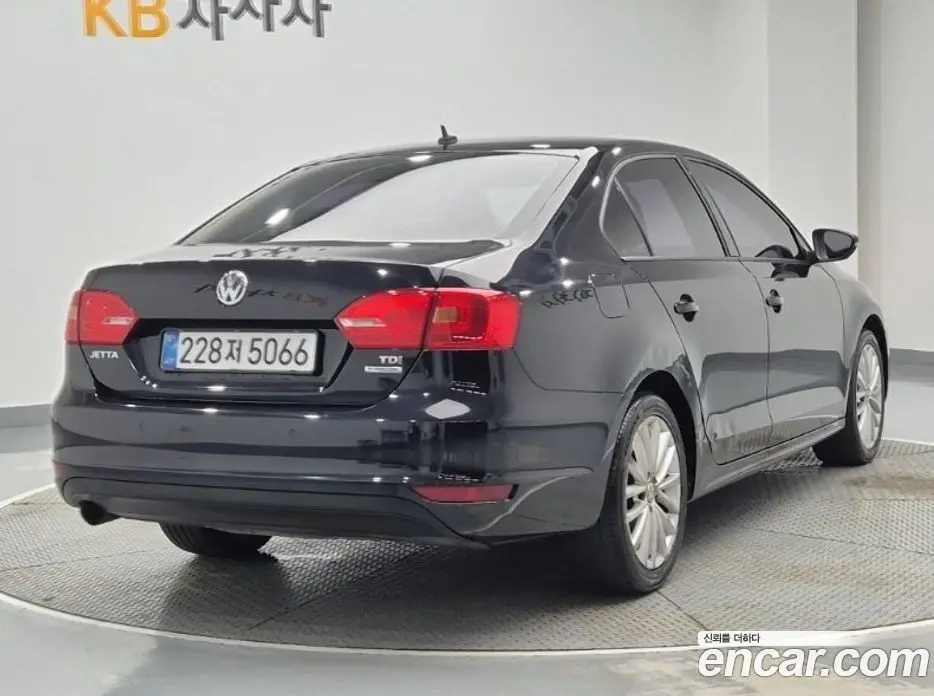 Volkswagen Jetta 2014 1.6 автомат (гидро), фото 4 Volkswagen Jetta 2014 1.6 автомат (гидро), фото 4