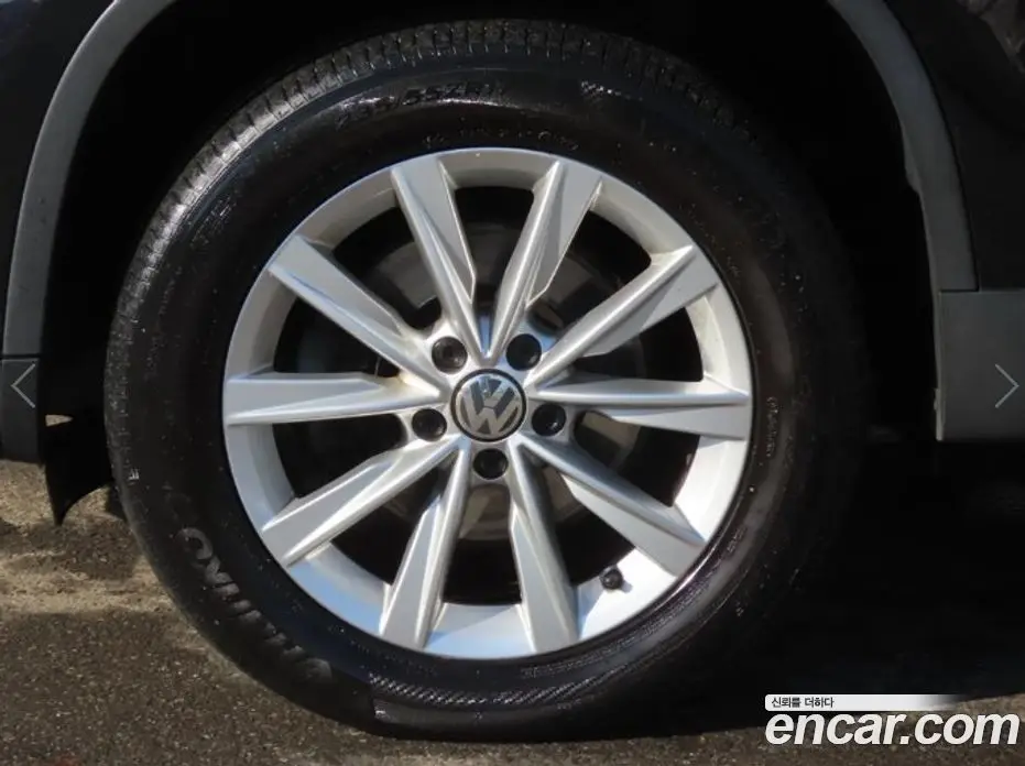 Volkswagen Tiguan 2015 2.0 автомат (гидро), фото 20 Volkswagen Tiguan 2015 2.0 автомат (гидро), фото 20
