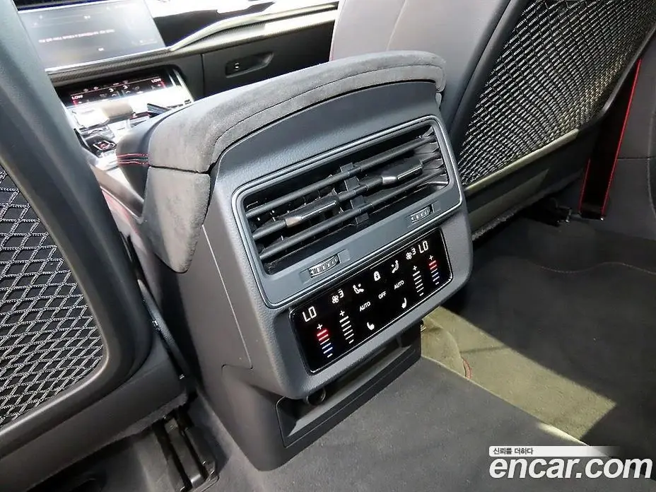 Audi RSQ8 2021 4.0 автомат (гидро), фото 16 Audi RSQ8 2021 4.0 автомат (гидро), фото 16